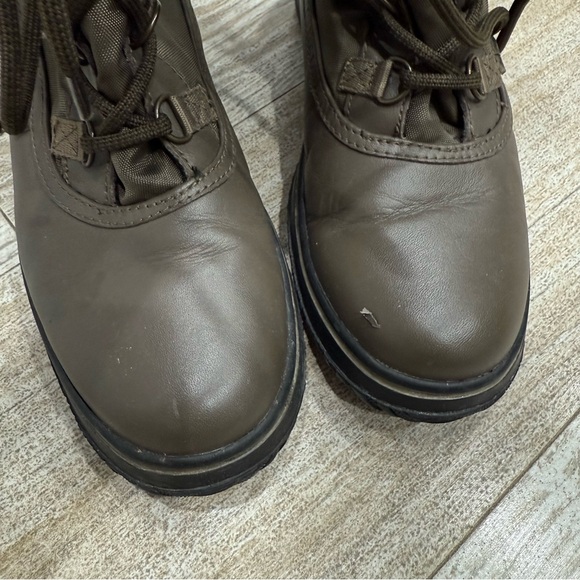 Coach fleece lined Winter Boots - Picture 8 of 9